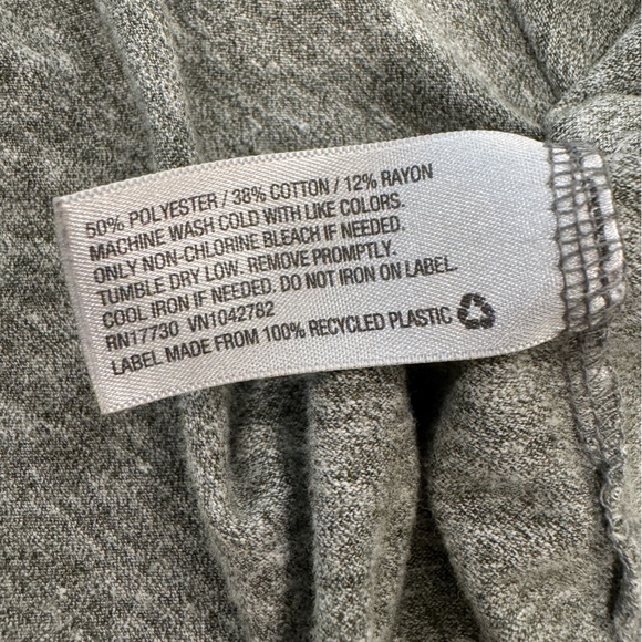 Mossimo Target Men’s short sleeve shirt with buttons and pocket size large - Picture 4 of 4